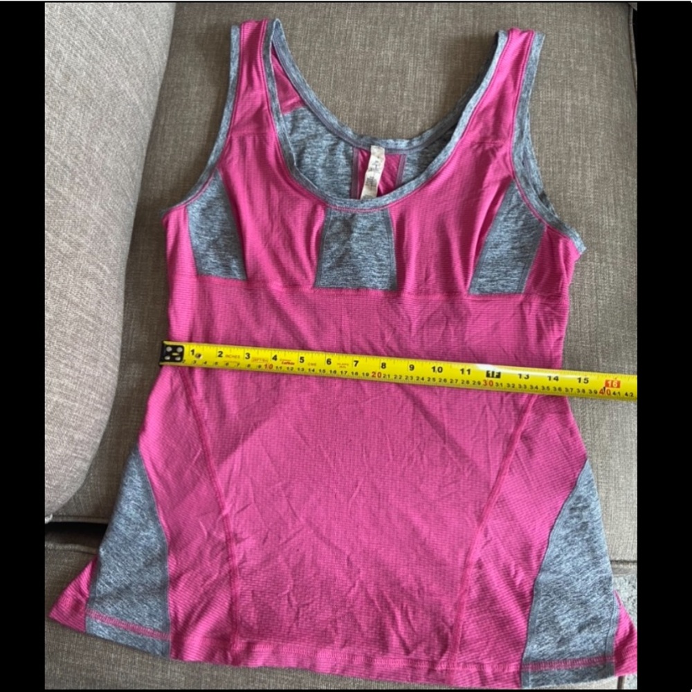 Lululemon size 8 shirt